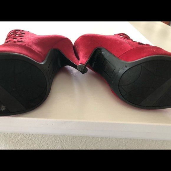 Christian Siriano deep red caged high heel sandals - Picture 4 of 5